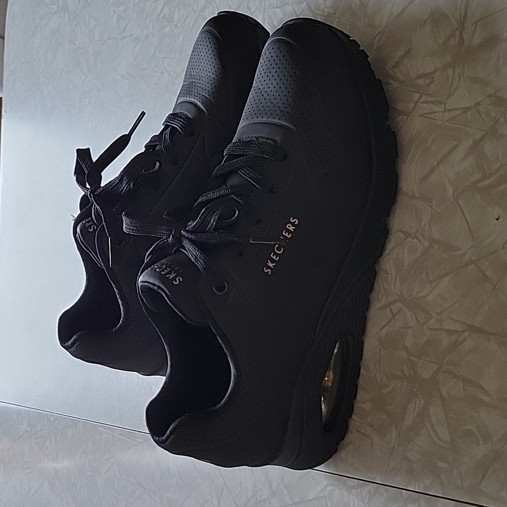 Women's Sketchers Uno size 9.5